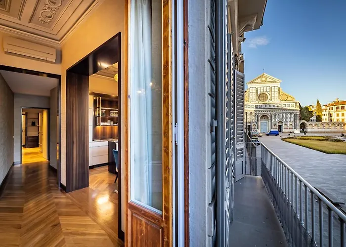 Yid Santa Maria Novella Suites Apt With Balcony