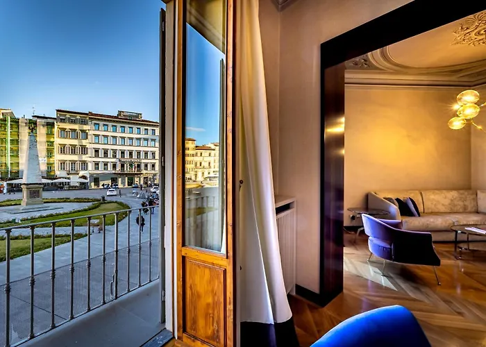 Yid Santa Maria Novella Suites Apt With Balcony